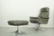 Sedia girevole in pelle grigia con poggiapiedi coordinato di Horst Brüning per Cor, anni '60, Immagine 1