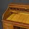 Kleiner edwardianischer Schreibtisch aus Nussholz mit Rolltür 7
