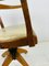 Antiker Eichenholz Captains Schreibtischstuhl mit Dreh-Kippmechanik aus Gusseisen 19