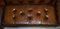 Sofá esquinero Chesterfield de nogal y cuero marrón claro teñido a mano de Harrods, Imagen 6