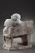 Statua vintage di un bambino che dorme su una panchina in alabastro e marmo, Immagine 5