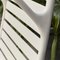 Jaime Hayon White Gardenias Outdoor Armlehnstuhl mit Pergola 12