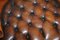 Butaca Chesterfield tradicional de roble y cuero marrón, Imagen 10