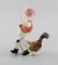 Figura in porcellana raffigurante un bambino e un gallo di Herend, Immagine 4