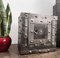 Caja fuerte italiana vintage de hierro forjado con tachuelas, Imagen 2