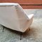 Italienisches Geschwungenes Drei-Sitzer Sofa aus Weißem Samt mit Metallbeinen und Messingspitzen, 1950er 11