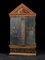 Kleine flämische Terrakotta Statue in Holz Reliquiar mit verzierten Türen 4