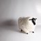 Escultura contemporánea de latón con pátina negra y lana de oveja, Imagen 1