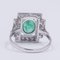 18 Karat Weißgold Ring mit Zentralem Smaragd und Diamanten im Brillantschliff 5