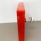 Minimalistische Pop Art Wandlampe aus Metall in Rot & Orange von Sölken Lights, 1970er 7