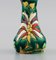 Französische Art Deco Vase mit Handbemalten Blumen auf Grünem Hintergrund 5