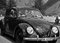 Explorando el campo en un Volkswagen Beetle, Alemania, 1939, Fotografía, Imagen 2