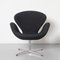 Sedia Swan nera di Arne Jacobsen per Fritz Hansen, Immagine 2