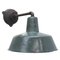 Industrielle Vintage Fabrik Wandlampe aus emailliertem Gusseisen in Petrol 2