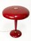 Lámpara de mesa italiana Mid-Century de aluminio rojo y latón de Oscar Torlasco, años 50, Imagen 2