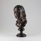 Busto de mujer de bronce, Imagen 1