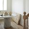 Mesa de comedor / recibidor Ashby redonda hecha a mano de mármol Bianco Carrara afilado de Kevin Frankental para Lemon, Imagen 5