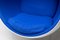 Sedia girevole blu di Eero Aarnio, Immagine 6