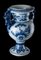 Blau-weiße Chinoiserie Altar Vase von Delft, 1685 5