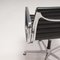 Schwarze Leder Ea 108 Stühle und Ovaler Esstisch von Charles & Ray Eames für Icf, 7er Set 8