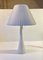 Lámpara de mesa de vidrio opalino blanco de Ernest Voss para Le Klint, años 50, Imagen 6