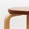 Taburete de cuero de Alvar Aalto para Artek, 1960, Imagen 5