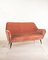 Vintage lachsfarbenes Vintage Samtsofa, 1950er 1