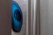 Espejo de pared Tafla O2 en azul profundo de Zieta, Imagen 3