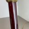 Lámpara de mesa italiana modernista de tubo de latón y catalina roja, años 60, Imagen 17