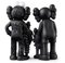 Kaws, Figurines de Famille, Version Noire, 2021, Vinyle Peint 3