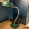 Grüne Tischlampe aus Metall, 1950er 8