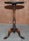 Schottischer Mahagoni Dreibein Lampentisch mit geschnitzter Tischplatte 7
