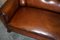 Divano Chesterfield antico in pelle marrone e quercia, Immagine 8