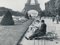 Fotografia in bianco e nero della Torre Eiffel, anni '50, Immagine 3