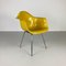 Sedia Dax color giallo canarino in fibra di vetro di Eames per Herman Miller, Immagine 3
