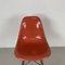 Sedia DSW color corallo di Eames per Herman Miller, Immagine 3