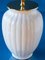 Handgefertigte Hamptons Tischlampe von Vintage Velsen Delft Vase Vasen in Weiß 5