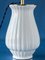 Lámpara de mesa estilo Hamptons hecha a mano de Royal Delft White Vase Haven, Imagen 4