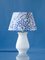 Lámpara de mesa estilo Hamptons hecha a mano de Royal Delft White Vase Haven, Imagen 1