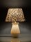 Lámpara de mesa estilo Hamptons hecha a mano de Royal Delft White Vase Haven, Imagen 9