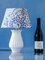 Lámpara de mesa estilo Hamptons hecha a mano de Royal Delft White Vase Haven, Imagen 3