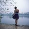 Éric Bénard, The Girl by the Lake, Hanoi, Vietnam, 2013, Fotografia, Immagine 1