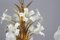 Florentiner Vergoldeter Metall Kronleuchter mit Weißen Lilie Blumen 11