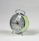 Reloj despertador italiano de metal esmaltado de Helm, años 60, Imagen 5
