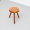 Mid-Century Modern Holz Dreibein Hocker im Stil von Charlotte Perriand von Le Corbusier 5