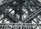 Fotografía en blanco y negro de la Torre Eiffel, Francia, años 50, Imagen 3