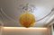 Quadriedri Kronleuchter aus Muranoglas mit bernsteinfarbenem Prisma & goldenem Rahmen 5