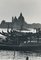 Gondeln und Skyline, Italien, 1950er, Schwarz-Weiß-Fotografie 2