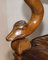 Butaca Chesterfield antigua de cuero marrón con brazo de delfín, Imagen 9