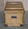 Antike viktorianische Kiste aus Kiefernholz 13